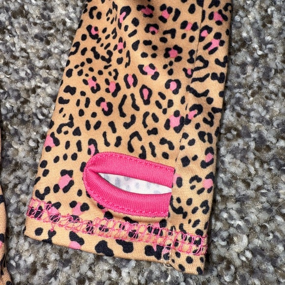 Cuddl duds pink leopard long sleeve night shirt with thumbs holes - Picture 4 of 4